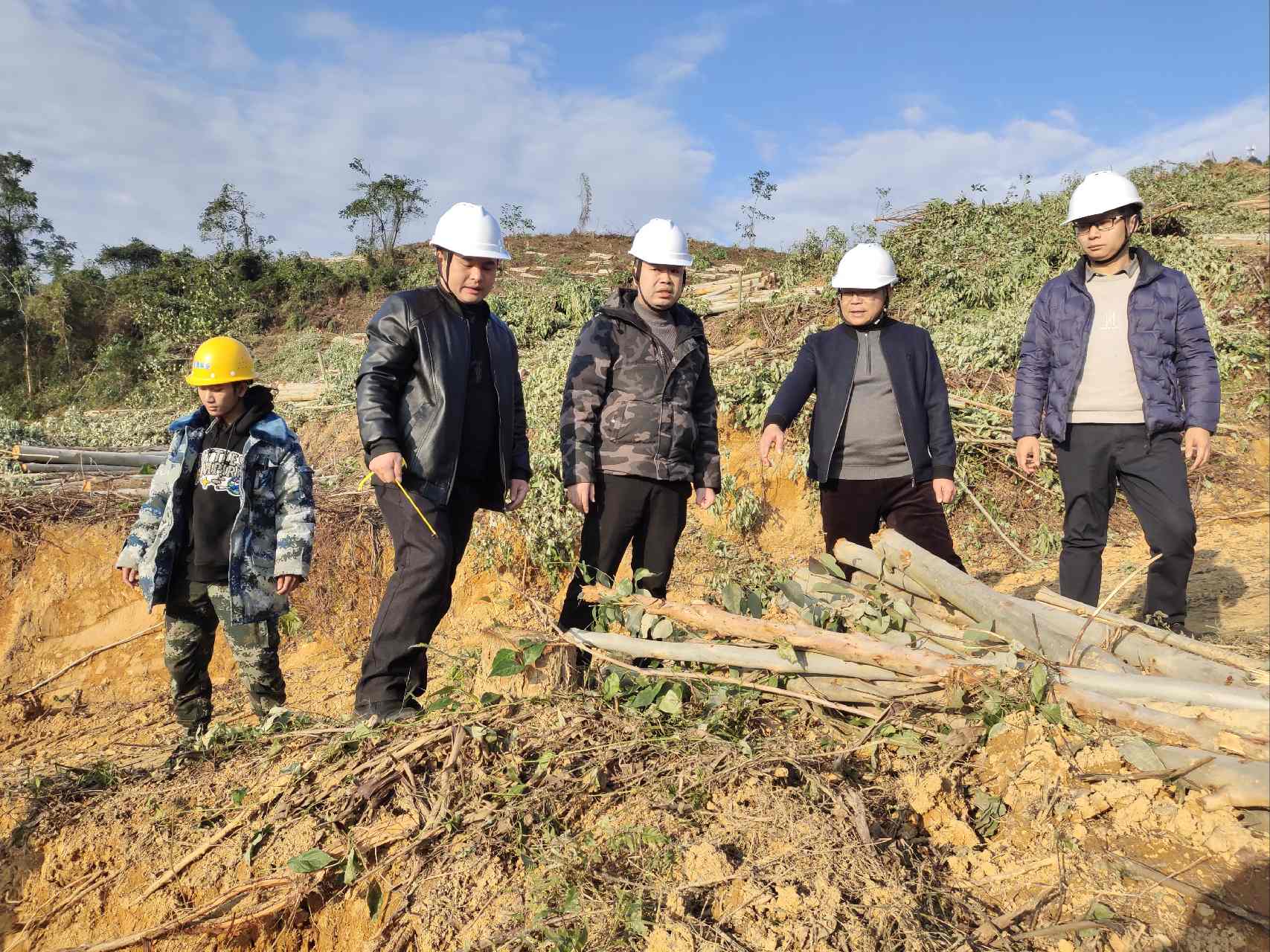 副总经理唐治良到伐区查抄领导工作