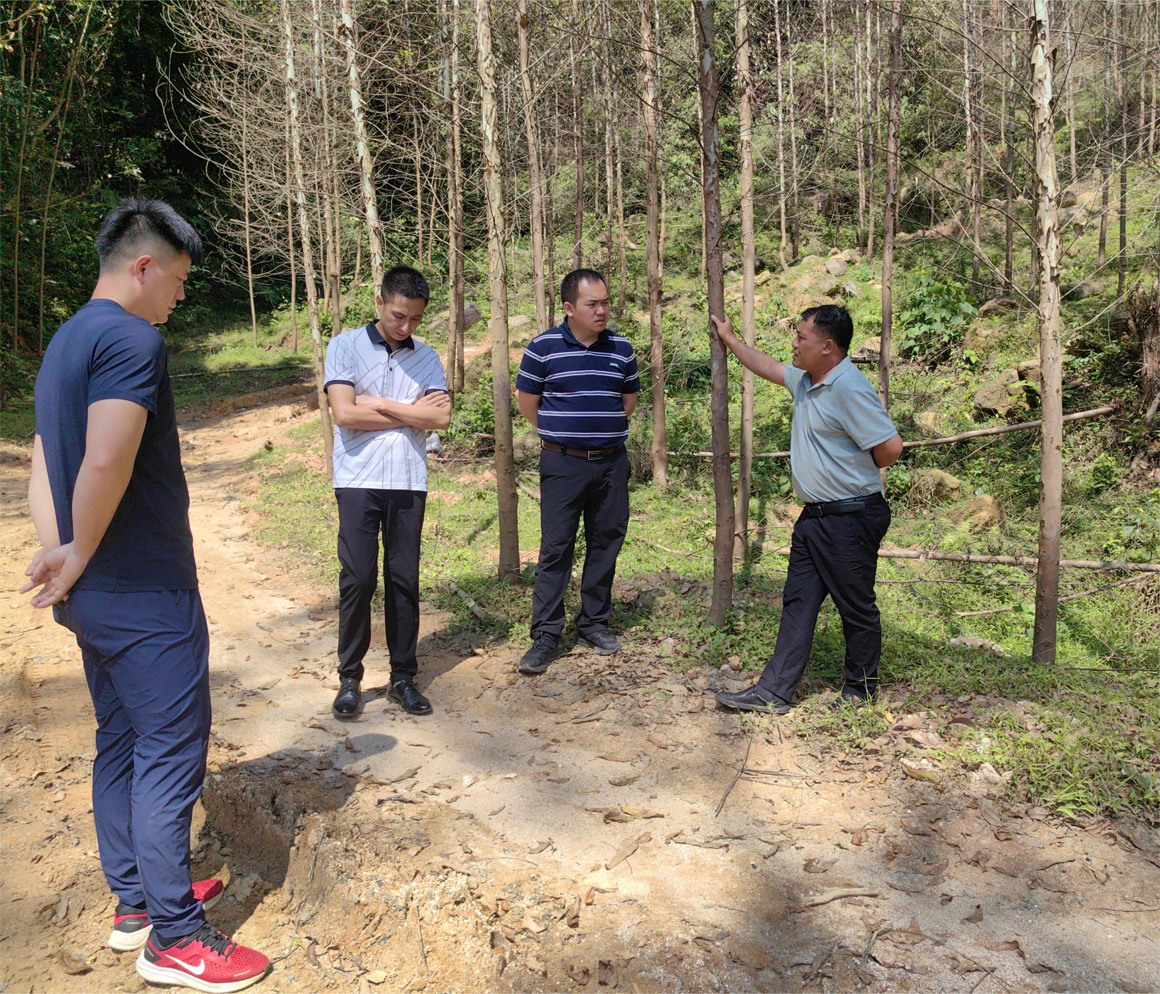 陆克宇到林芝分公司查抄领导工作